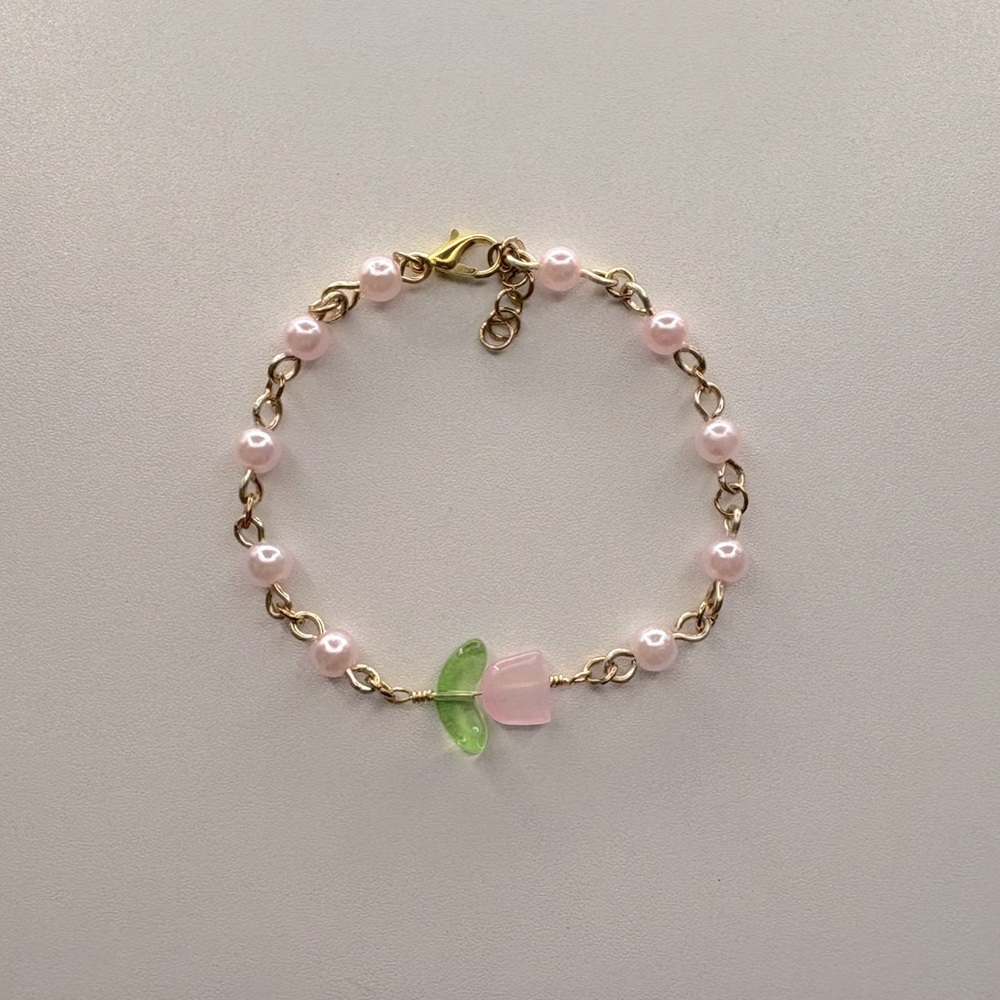 Pink pearl rose bracelet
